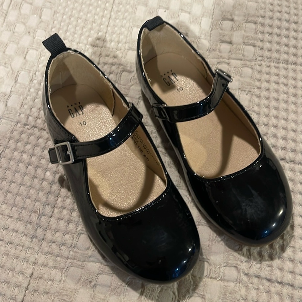 Black dress shoes